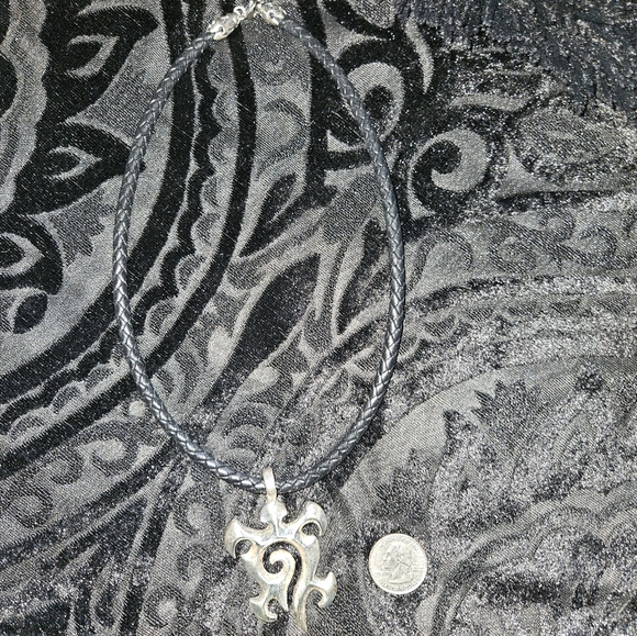 TRIBAL SON GOTHIC TORTOISE NECKLACE - Picture 3 of 5